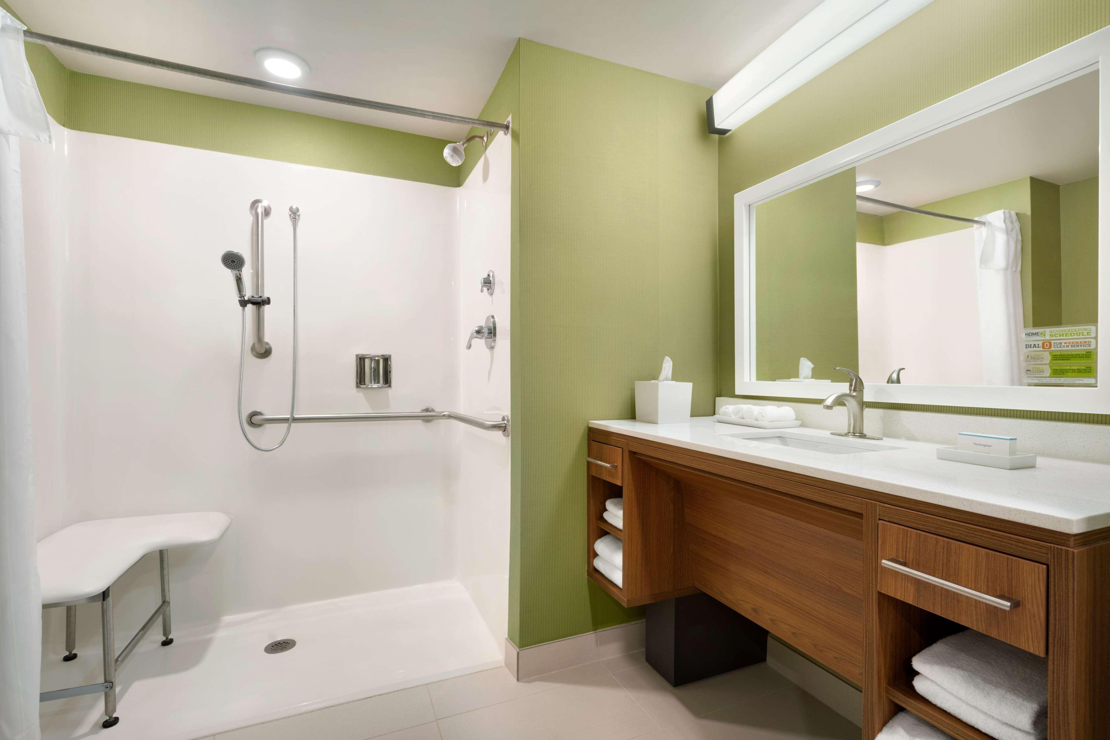 Home2 Suites By Hilton Roanoke Exterior foto