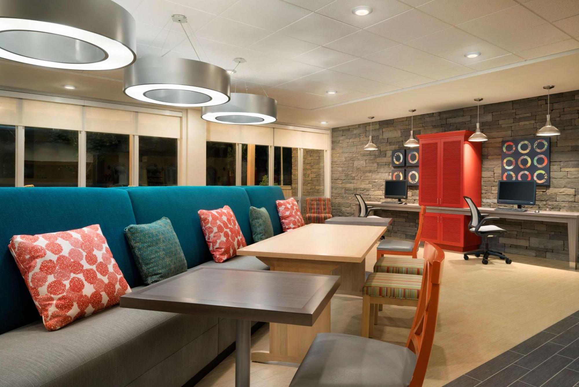 Home2 Suites By Hilton Roanoke Exterior foto